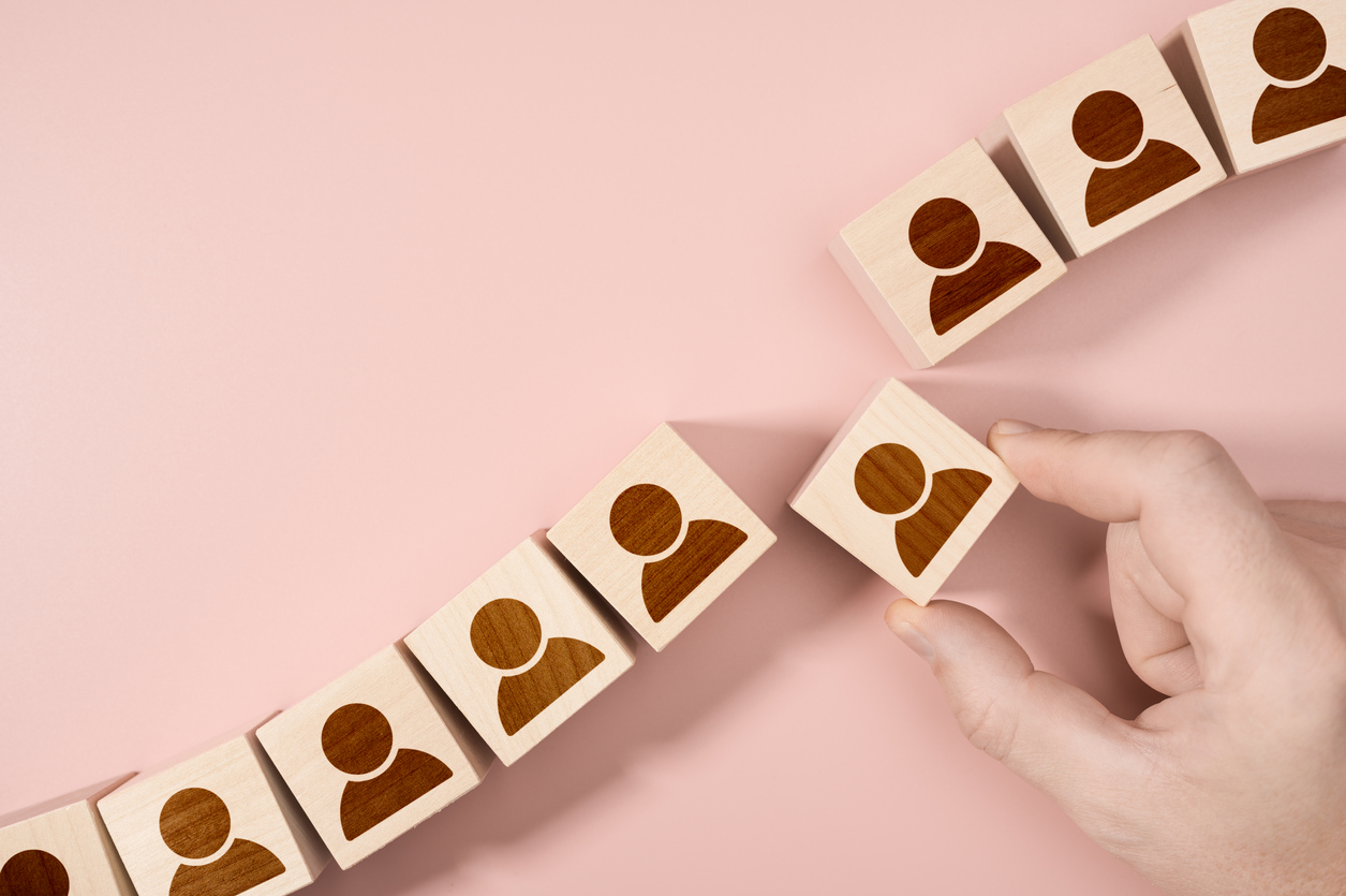 Headhunting With Employee Benefits